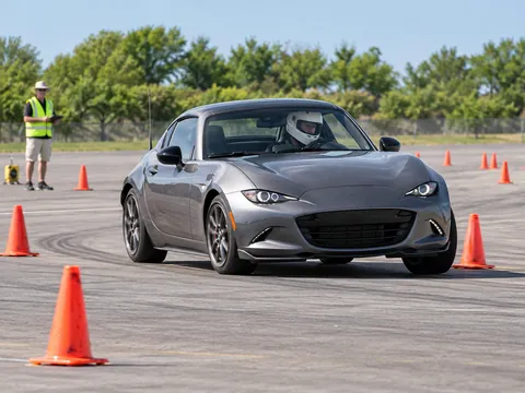 KI-generierte Illustration: Autocross