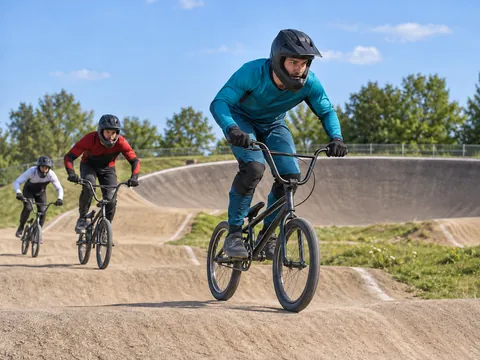 AI生成イラスト: BMX racing