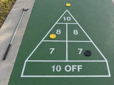Ilustración generada por IA: Shuffleboard