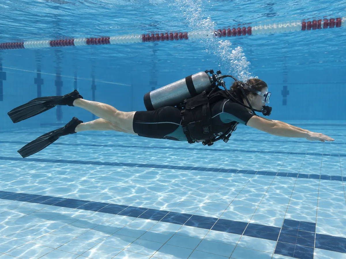 Ilustración generada por IA: Buceo deportivo