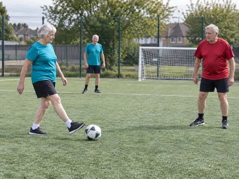 Ilustración generada por IA: Walking football